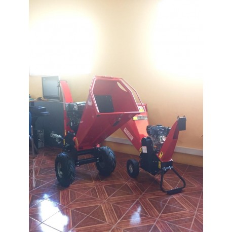 Chipeadora 15 HP  Trituradora de troncos y ramas PLUSS