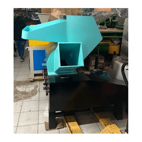 Triturador de Tubos plasticos 26cm 380V 20hp (5MM) t8