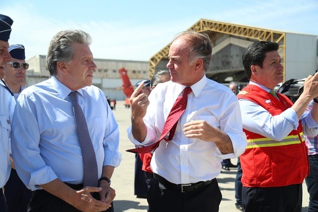 Ministerios de Agricultura y Defensa se unen por primera vez para fortalecer el combate aéreo de los incendios forestales