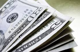 Dólar cae más de $3 esta mañana y operadores financieros proyectan en cuánto se cotizará en próximos días