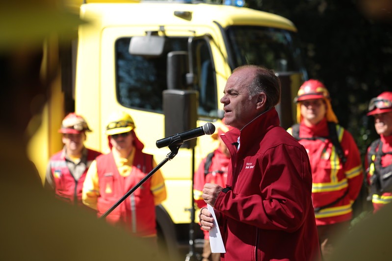 Ministro Walker decreta suspensión indefinida de quemas agrícolas en todo Chile ante situación que afecta al país