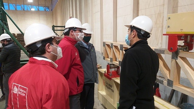 Subsecretario de Agricultura destacó trabajo de laboratorio de Infor único en Latinoamérica para certificar madera