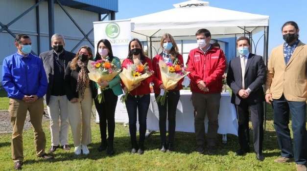 Ministra Undurraga en la región del Maule relevó la importancia de las cooperativas para producir alimentos saludables y presentó plan de prevención de incendios forestales