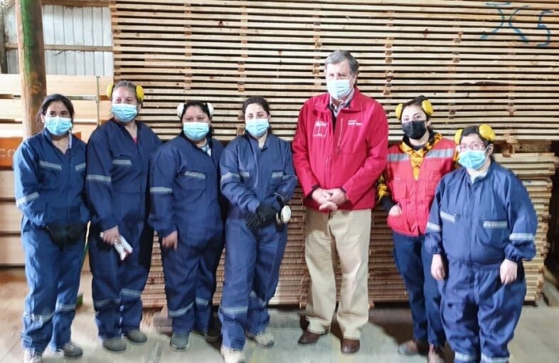 Ministro del Trabajo se reunió con Corma Maule para abordar desafíos del sector y fomentar participación laboral femenina