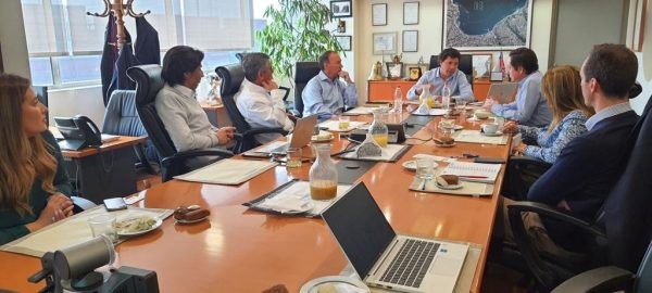 Puerto Valparaíso y ASOEX trabajan en preparar próxima temporada de la fruta