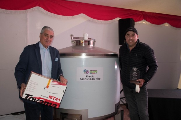 El País se coronó como mejor vino campesino del Itata en Concurso del vino de INDAP