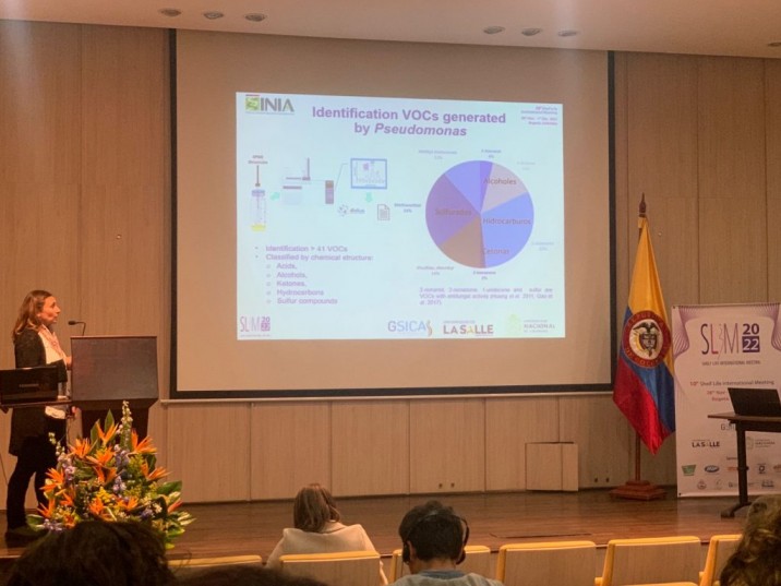 INIA presenta en Colombia avances de dispositivo biodegradable para prolongar la vida útil de arándanos
