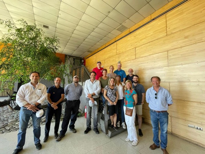 Representantes de grandes cadenas de supermercados de Norteamérica visitan la industria de la fruta frescas de Chile