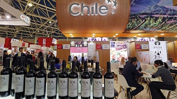 Cae volumen y valor de exportaciones de vino chileno durante 2022