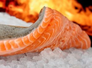 Cómo enfrentan el vino, la fruta, la leche y los salmones la brusca caída del dólar