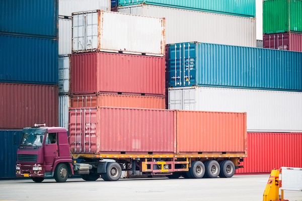 Bolivia desvía carga de exportación a Chile por conflictos en Perú