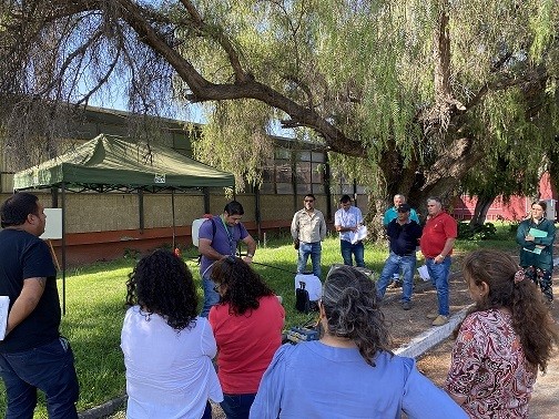 Apoyado por GORE RM: Equipo de Extensionistas de INIA La Platina capacita a agricultores sobre el correcto uso de plaguicidas
