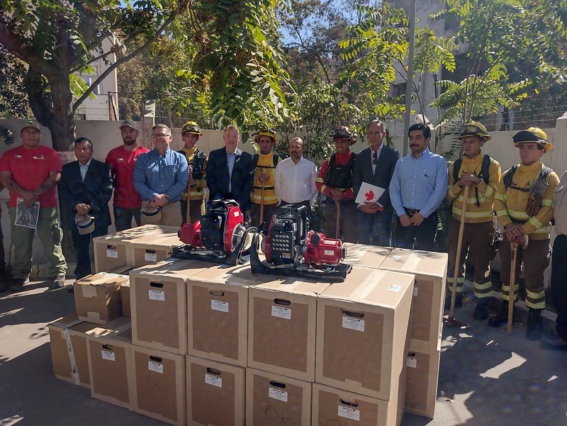 Canadá dona equipamiento a CONAF para incendios forestales