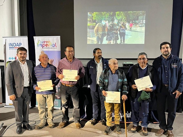 INDAP ENTREGA PRIMEROS BONOS DE 1 Y 3 MILLONES DE PESOS A PEQUEÑOS AGRICULTORES AFECTADOS POR INCENDIOS