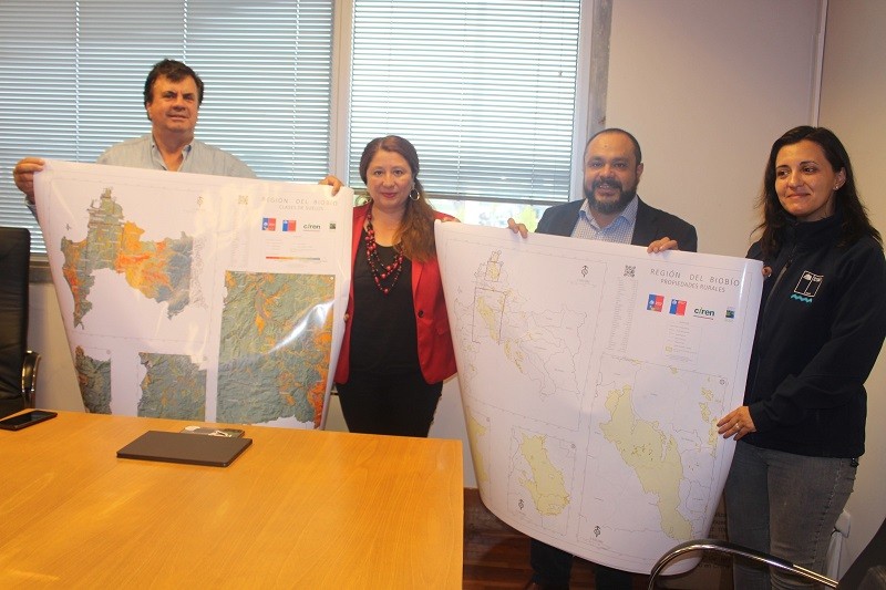 CIREN entrega material exclusivo para planificación del sector agrícola del Biobío al Gobierno Regional