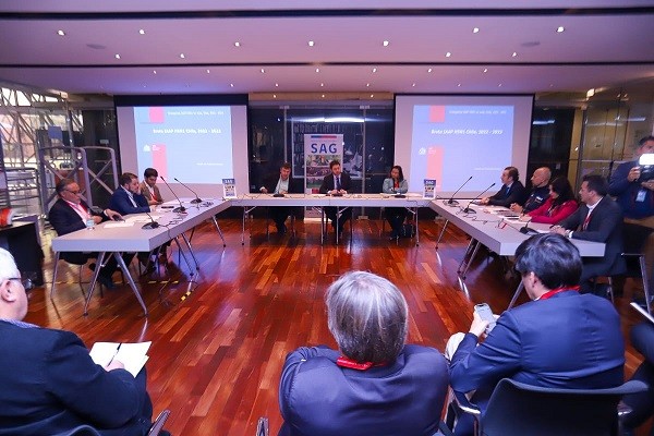 Ministro Valenzuela aborda eventual vacunación de aves por influenza aviar en seminario organizado por el Minagri y la Cámara de Diputados