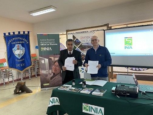 INIA La Platina firma convenio de colaboración con liceo agrícola de Buin