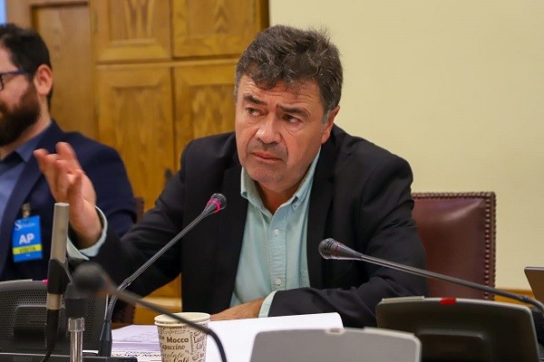 Ministro de Agricultura defendió cambios a Ley de Riego: “focaliza en eficiencia y considera los efectos del cambio climático en los sectores más vulnerables”
