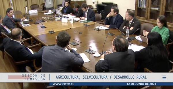 ASOEX: “Cerca del 50% de la superficie frutícola del país quedaría fuera de Ley de Riego”