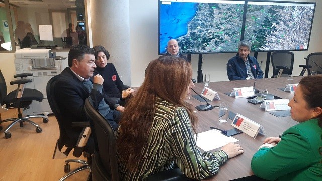 Ministro Valenzuela informó estimación preliminar de 100 mil hectáreas agrícolas afectadas directamente por sistema frontal