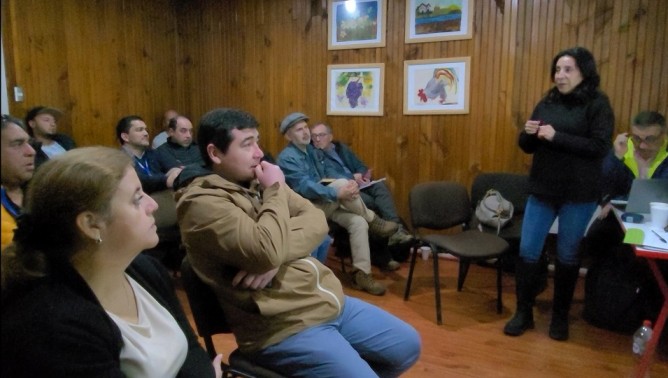 Pequeños viñateros del Itata se capacitan para exportar a mercados nórdicos