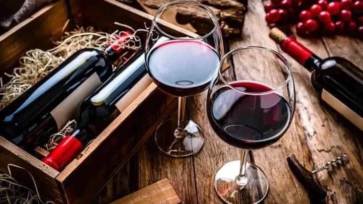 Argentina: Alarma en las bodegas: cayó la exportación de vino y piden “Dólar Malbec”