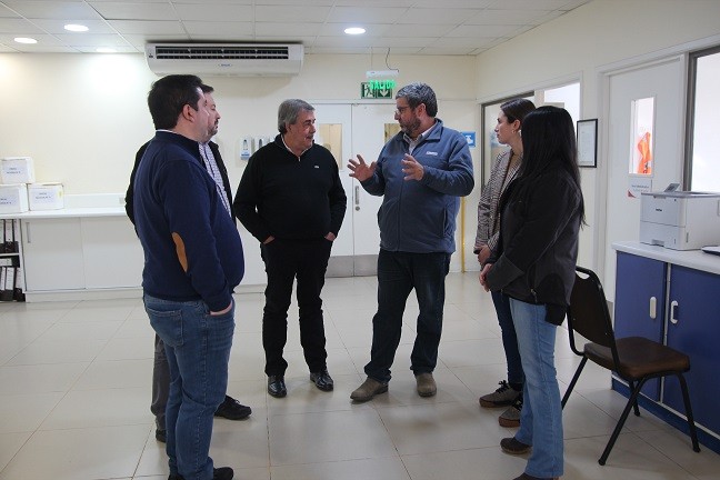 Cooperados argentinos conocen el trabajo y las instalaciones de Cooprinsem
