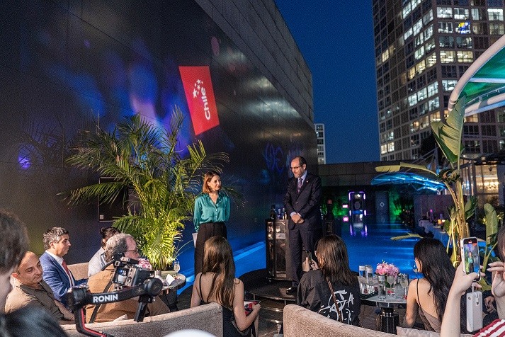 Destacados influencers participan en inédita campaña de promoción del pisco en China