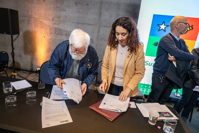 INIA y Red Apícola firman convenio para avanzar en el desarrollo de I+D para la apicultura nacional