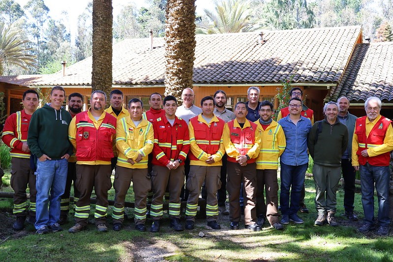 La seguridad es prioridad para CONAF en el combate aéreo de los incendios