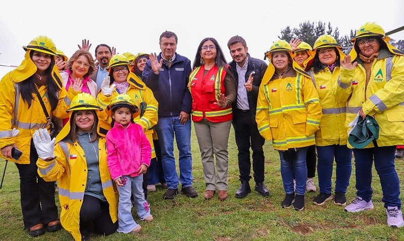 Ministro Valenzuela lanza plan de combate de Incendios Forestales en región de La Araucanía
