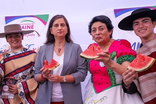 Ministra (s) de Agricultura dio el vamos a temporada de sandías de Paine