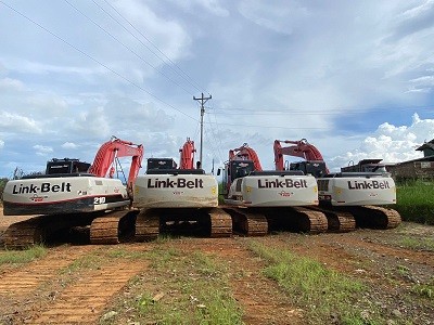 Empleo de excavadoras en zonas rurales: versatilidad y resistencia apoyan y agilizan el trabajo pesado