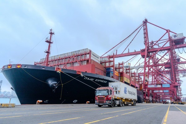 Hong Kong bate un nuevo récord de contenedores de cereza chilena descargados en una sola escala