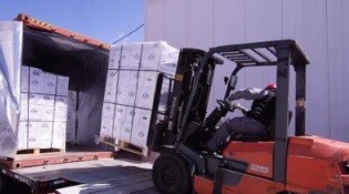 La exportación de vino argentino sigue en baja, pero la de mosto creció