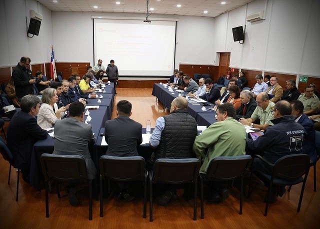 Ministro Valenzuela y Subsecretario Vergara encabezaron fuerza de tarea para prevenir delitos en el sector agrícola junto a gremios en O´Higgins