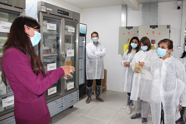 Delegados de la Organización Mundial de Sanidad Animal conocen el innovador Centro de Laboratorios de Cooprinsem