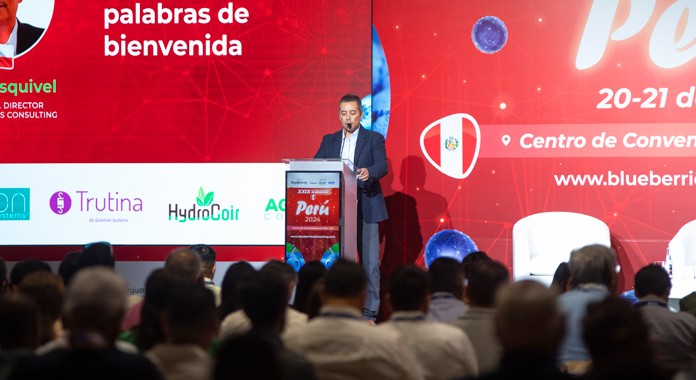 Con un gran respaldo de asistencia se desarrolla el encuentro de la industria internacional del arándano en Lima