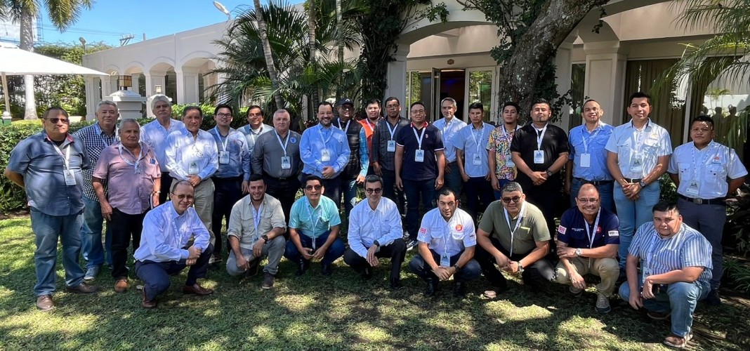 Aviagen lleva a los productores centroamericanos de Ross 308 AP Conocimiento sin Fronteras