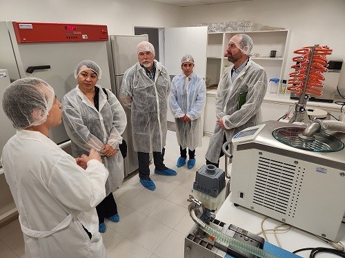 Directivos de organismo internacional de biociencia destacaron desarrollo del control biológico en Chile