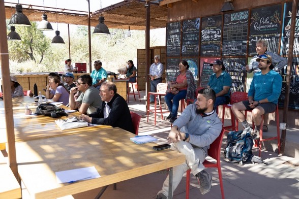 Agricultores de la comuna de San Pedro de Atacama profundizan conocimientos en hidroponía a través de una capacitación