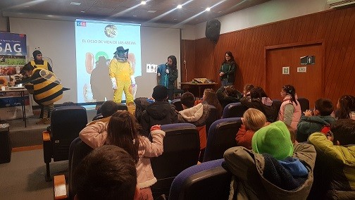Feria Apícola de Llanquihue: Principales alcances de la nueva ley apícola fueron revisados por SAG Los Lagos