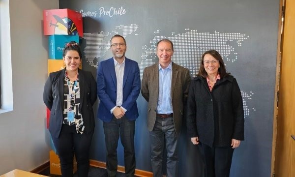 Frutas de Chile y ProChile coordinan acciones conjuntas para potenciar el conocimiento y consumo de las frutas frescas