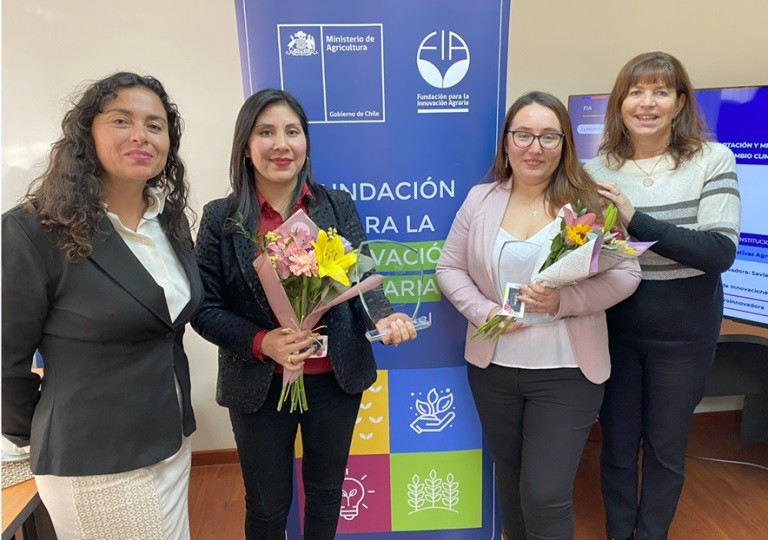 Creadoras de “arándanos del desierto” y de probióticos contra el cáncer distinguidas por FIA como Mujeres Agroinnovadoras en Antofagasta