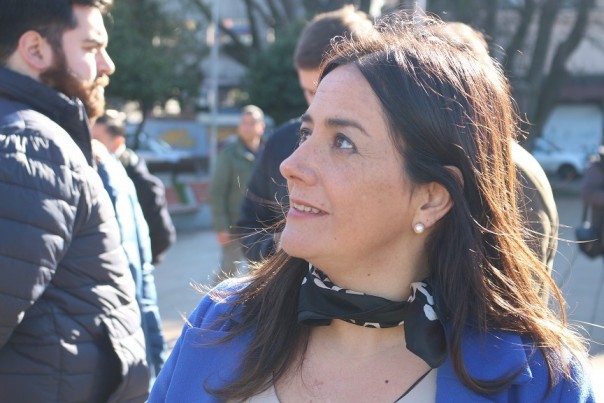 Claudia Reyes solidariza con agricultores ante norma medioambiental que afectará a su trabajo