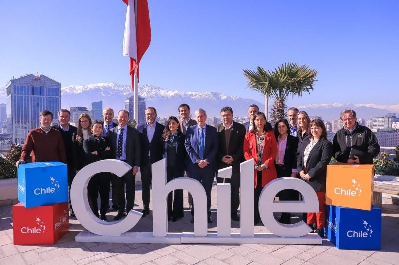 Junto a gremios exportadores: Canciller y ministro de Agricultura lanzan Chile Summit India 2024