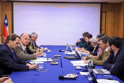 Ministro Valenzuela se reúne con directiva de la SNA para abordar avances en temas estructurales para el desarrollo de la agricultura