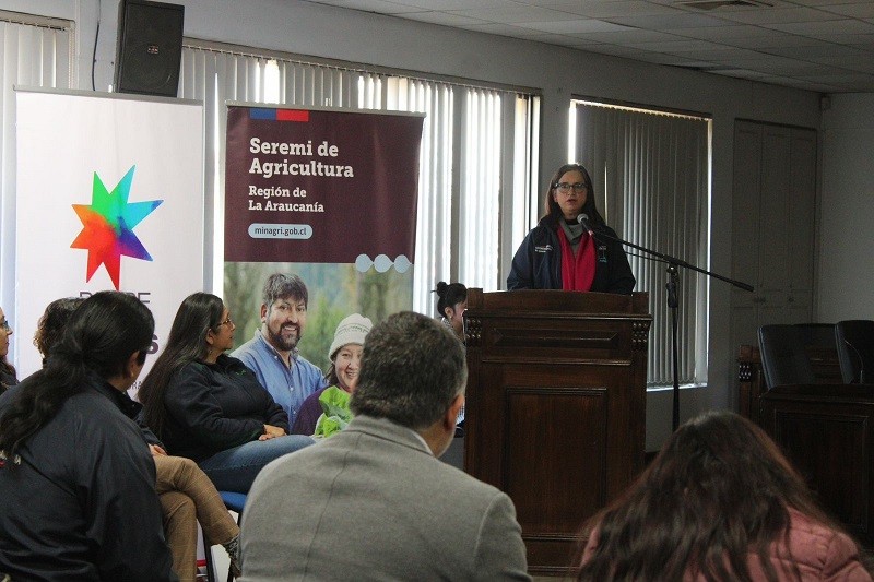 Ministra (s) Fernández encabeza firma de acuerdo de producción limpia con la Asociación Gremial Hortícola de La Araucanía