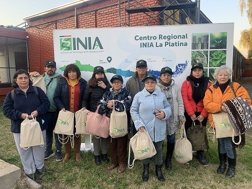 INIA La Platina entregó certificados a los agricultores que participaron en curso sobre sanidad vegetal