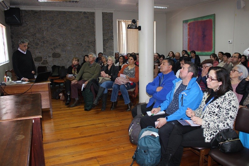 Apicultores del Biobío fueron parte de seminario para conocer implicancias de la nueva Ley y Reglamento Apícola